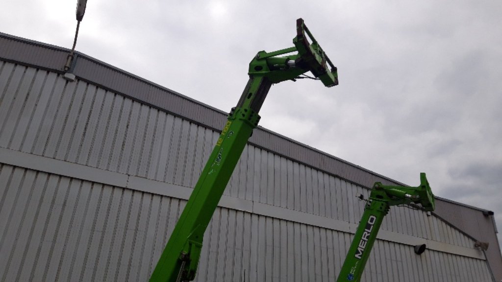 Teleskoplader of the type Merlo TF 42.7 - 156, Gebrauchtmaschine in BRAS SUR MEUSE (Picture 9)