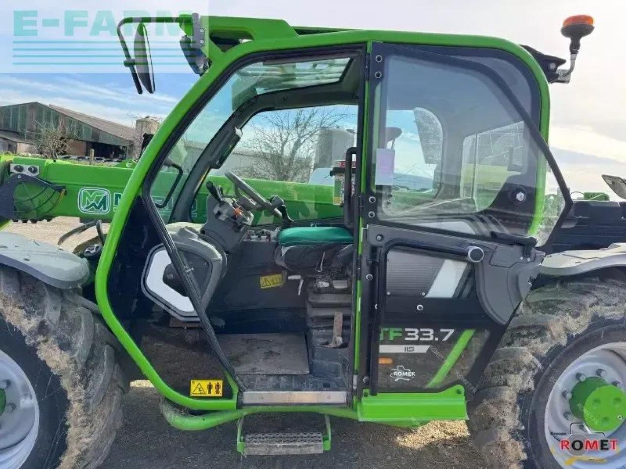 Teleskoplader du type Merlo tf33-7-115, Gebrauchtmaschine en GENNES-SUR-GLAIZE (Photo 4)