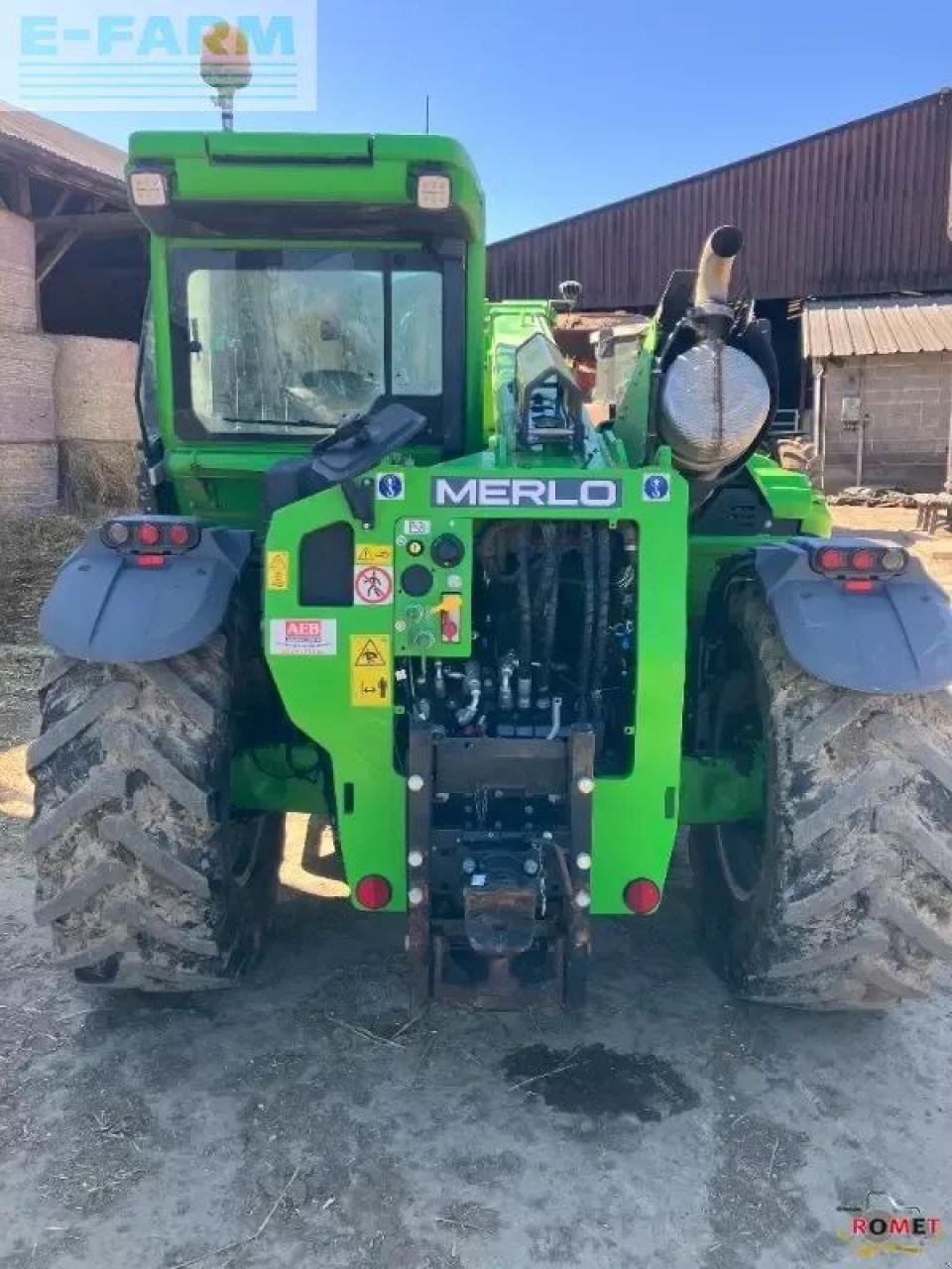 Teleskoplader от тип Merlo tf35-7-140-cs, Gebrauchtmaschine в GENNES-SUR-GLAIZE (Снимка 9)