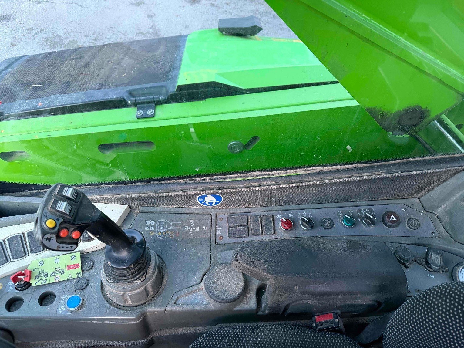 Teleskoplader typu Merlo TF42.7CS-140, Gebrauchtmaschine w LA SOUTERRAINE (Zdjęcie 8)