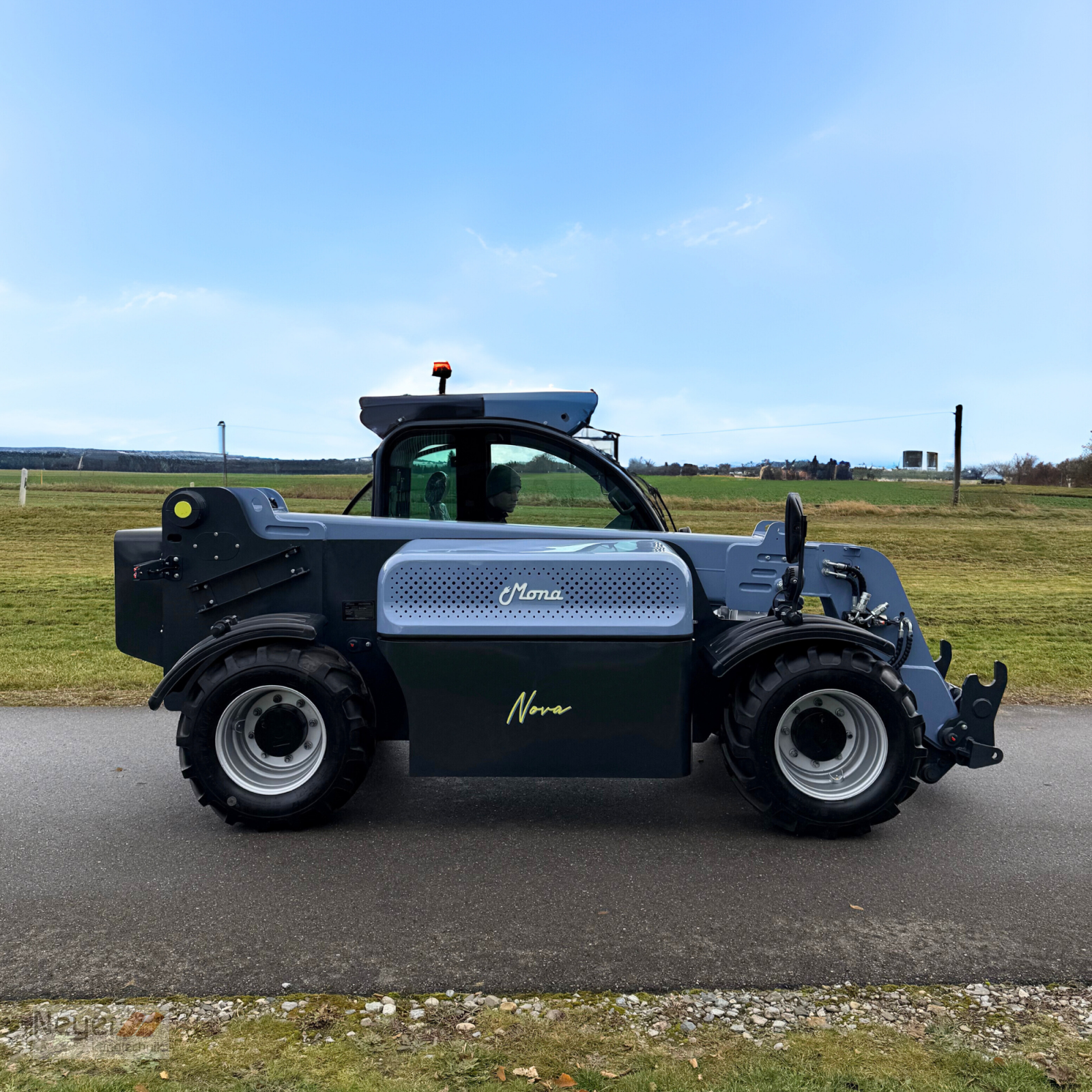 Teleskoplader des Typs MONA Nova, Neumaschine in Bad Waldsee Mennisweiler (Bild 3)