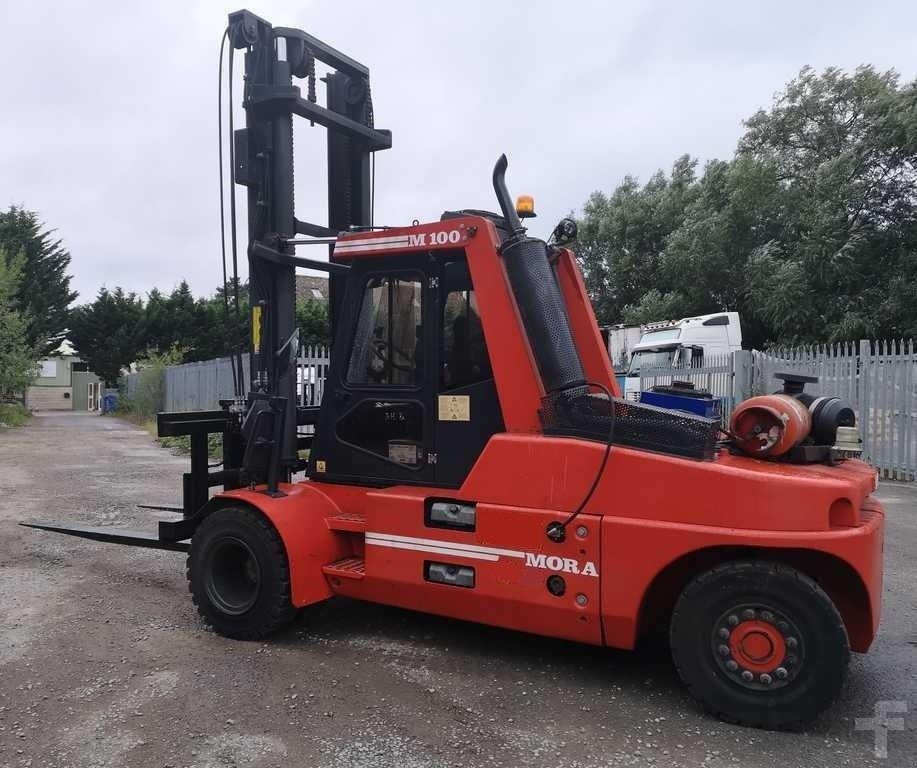 Teleskoplader typu Mora M100, Gebrauchtmaschine v senlis (Obrázek 1)