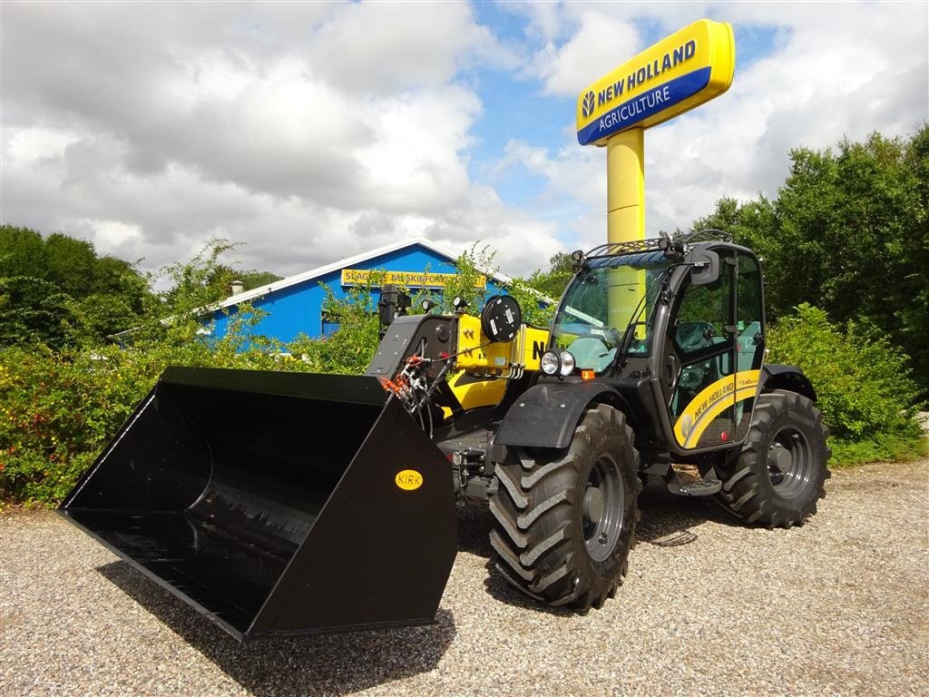 Teleskoplader des Typs New Holland LM 7.42 Elite, Gebrauchtmaschine in Maribo (Bild 2)