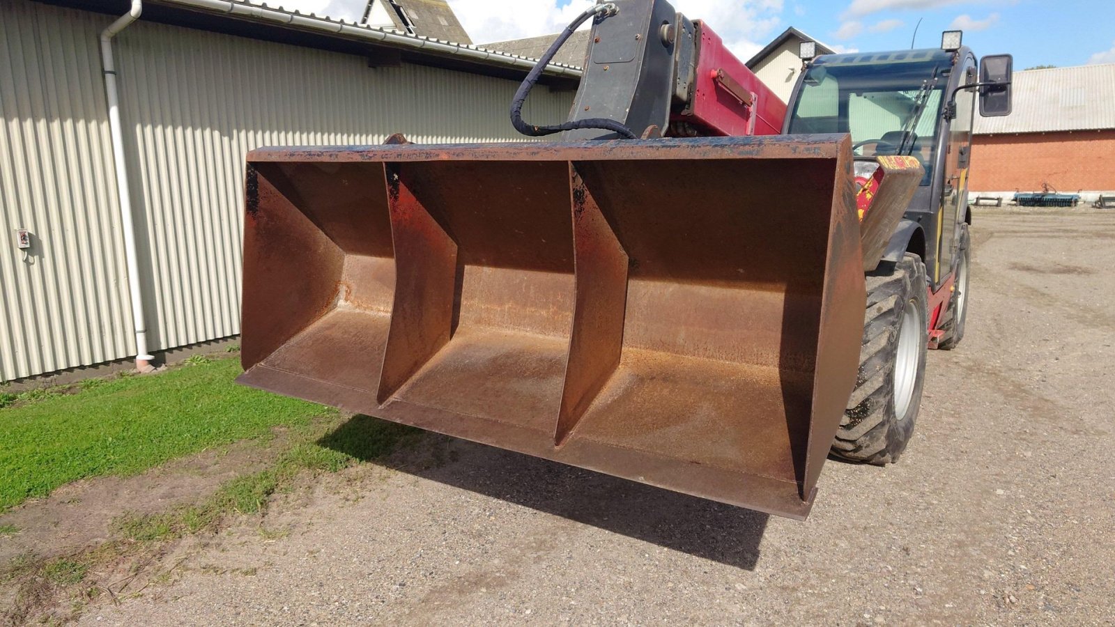 Teleskoplader tip New Holland LM1345 LM1345, Gebrauchtmaschine in Brønderslev (Poză 15)