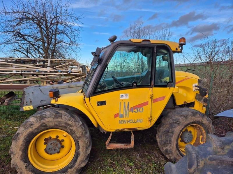 Teleskoplader des Typs New Holland LM430, Gebrauchtmaschine in CHAUMONT (Bild 4)