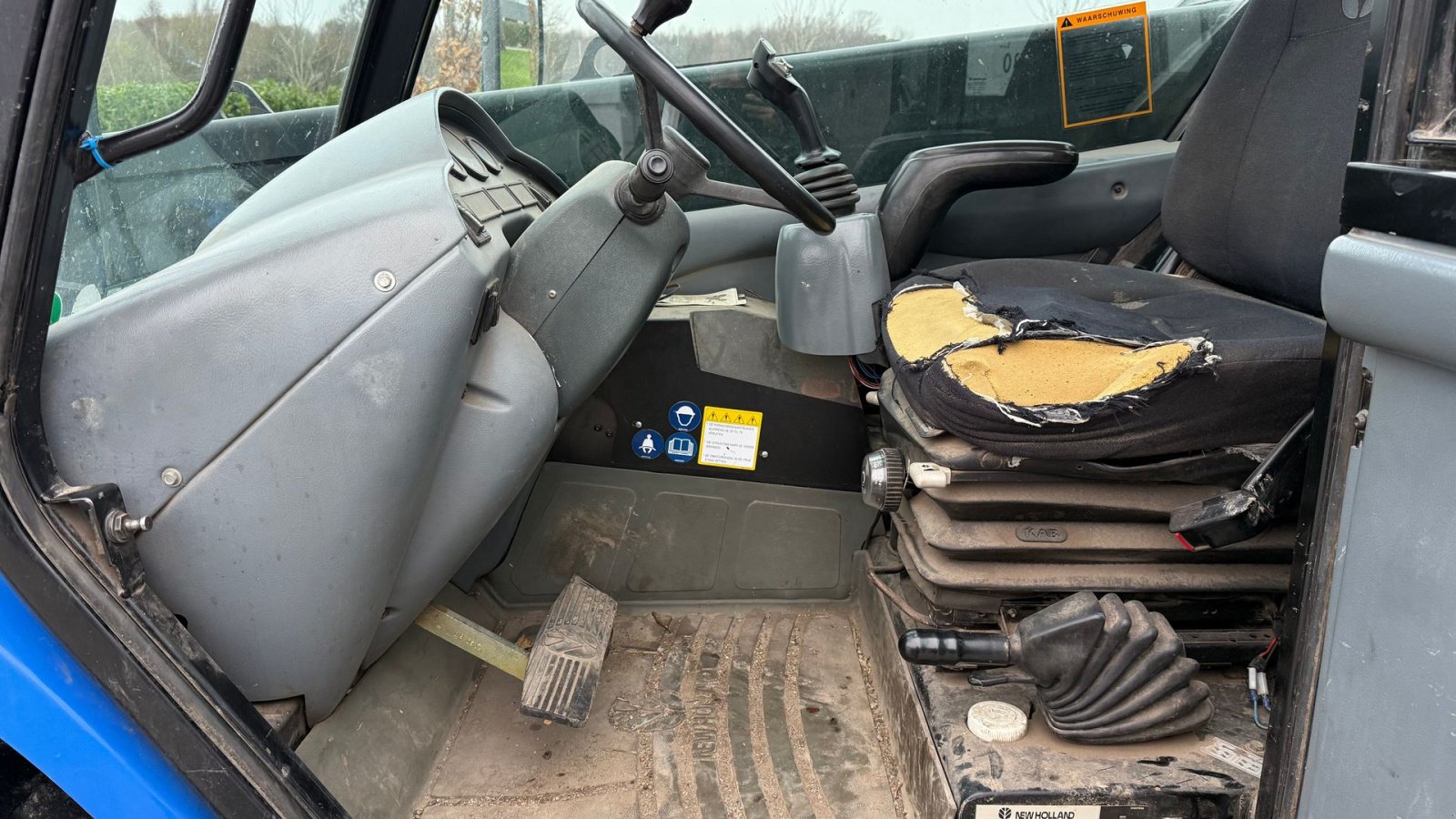 Teleskoplader от тип New Holland LM435A, Gebrauchtmaschine в Gjerlev J. (Снимка 9)