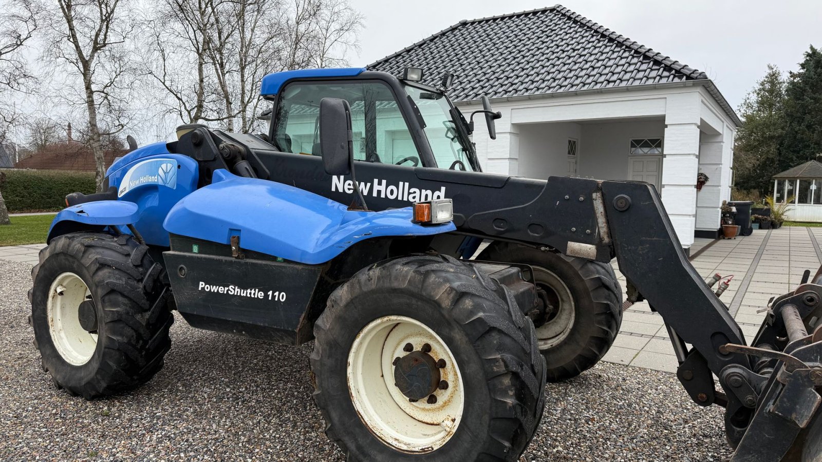 Teleskoplader от тип New Holland LM435A, Gebrauchtmaschine в Gjerlev J. (Снимка 5)
