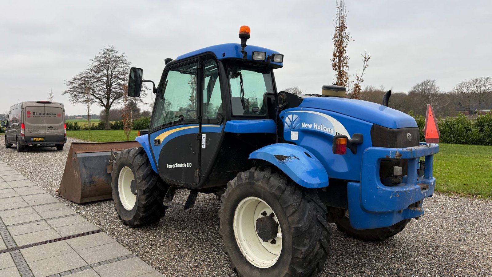 Teleskoplader от тип New Holland LM435A, Gebrauchtmaschine в Gjerlev J. (Снимка 2)