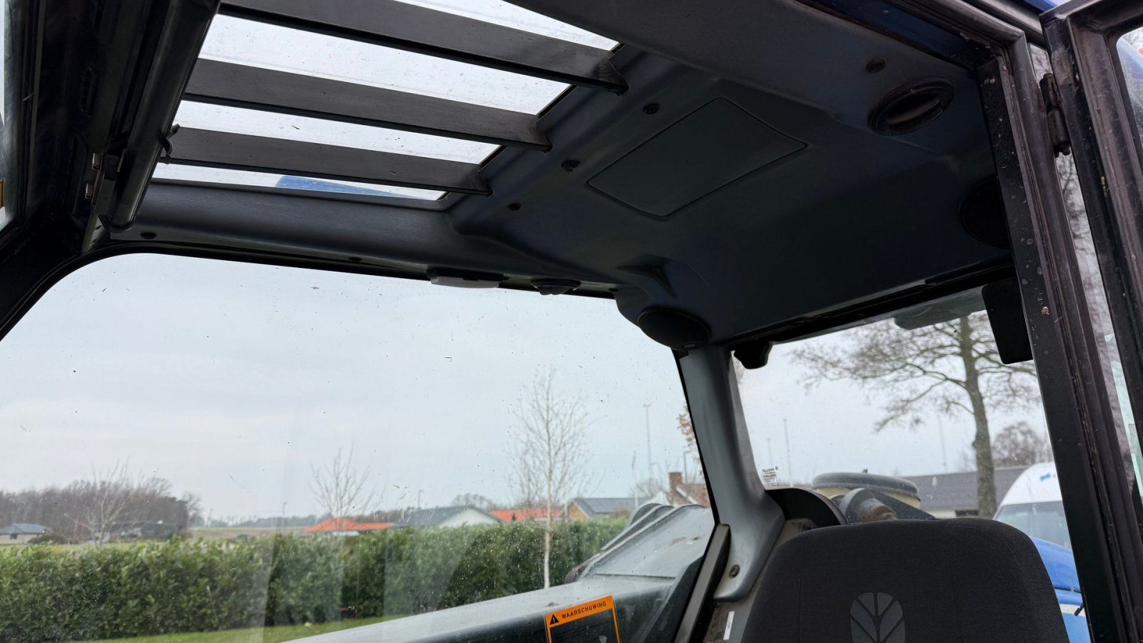 Teleskoplader от тип New Holland LM435A, Gebrauchtmaschine в Gjerlev J. (Снимка 10)