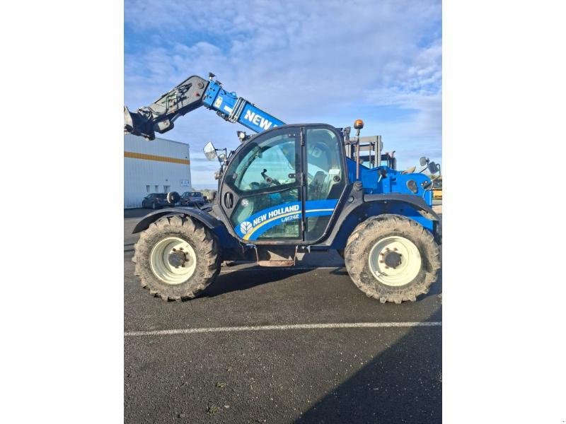 Teleskoplader van het type New Holland LM7-42, Gebrauchtmaschine in ANTIGNY (Foto 9)