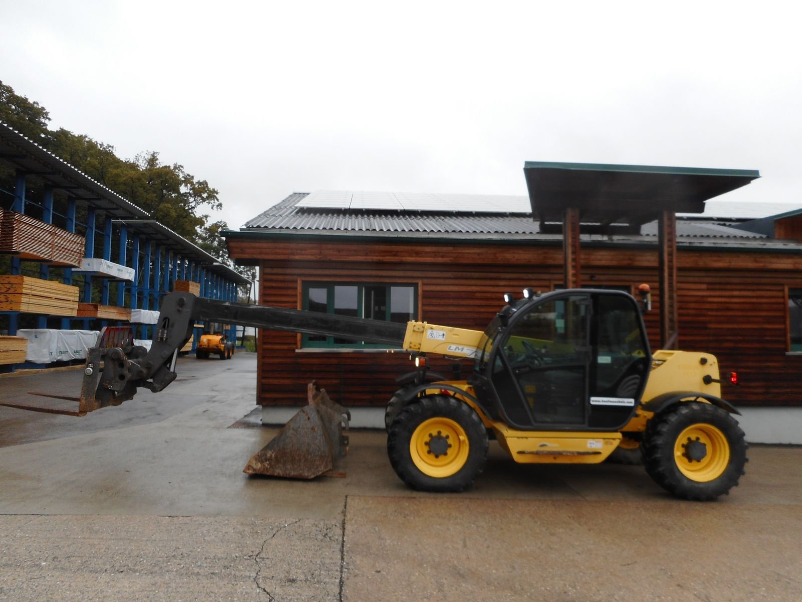 Teleskoplader of the type New Holland LM732 mit Schaufel und Gabel, Gebrauchtmaschine in St. Nikolai ob Draßling (Picture 18)