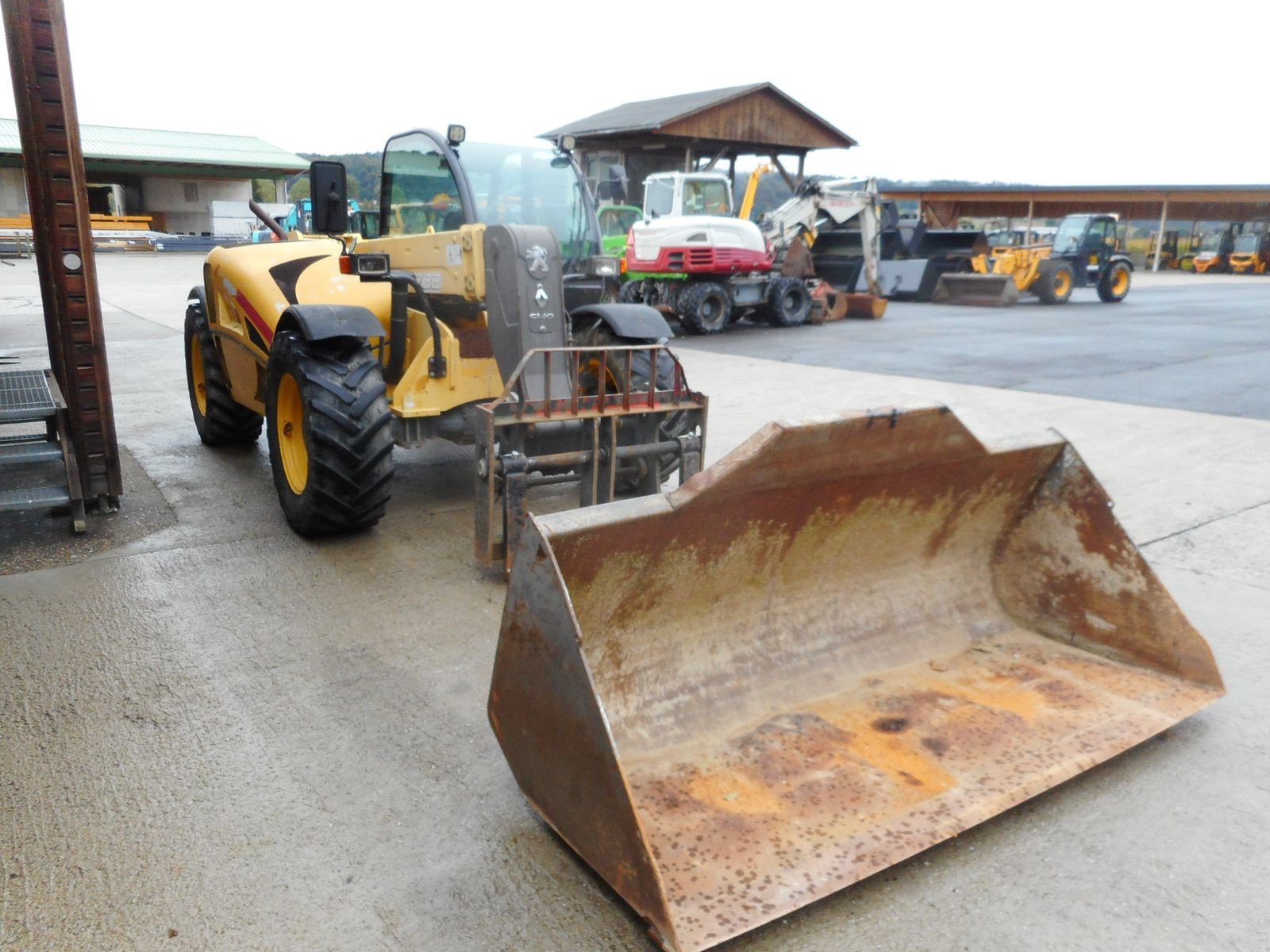 Teleskoplader of the type New Holland LM732 mit Schaufel und Gabel, Gebrauchtmaschine in St. Nikolai ob Draßling (Picture 7)