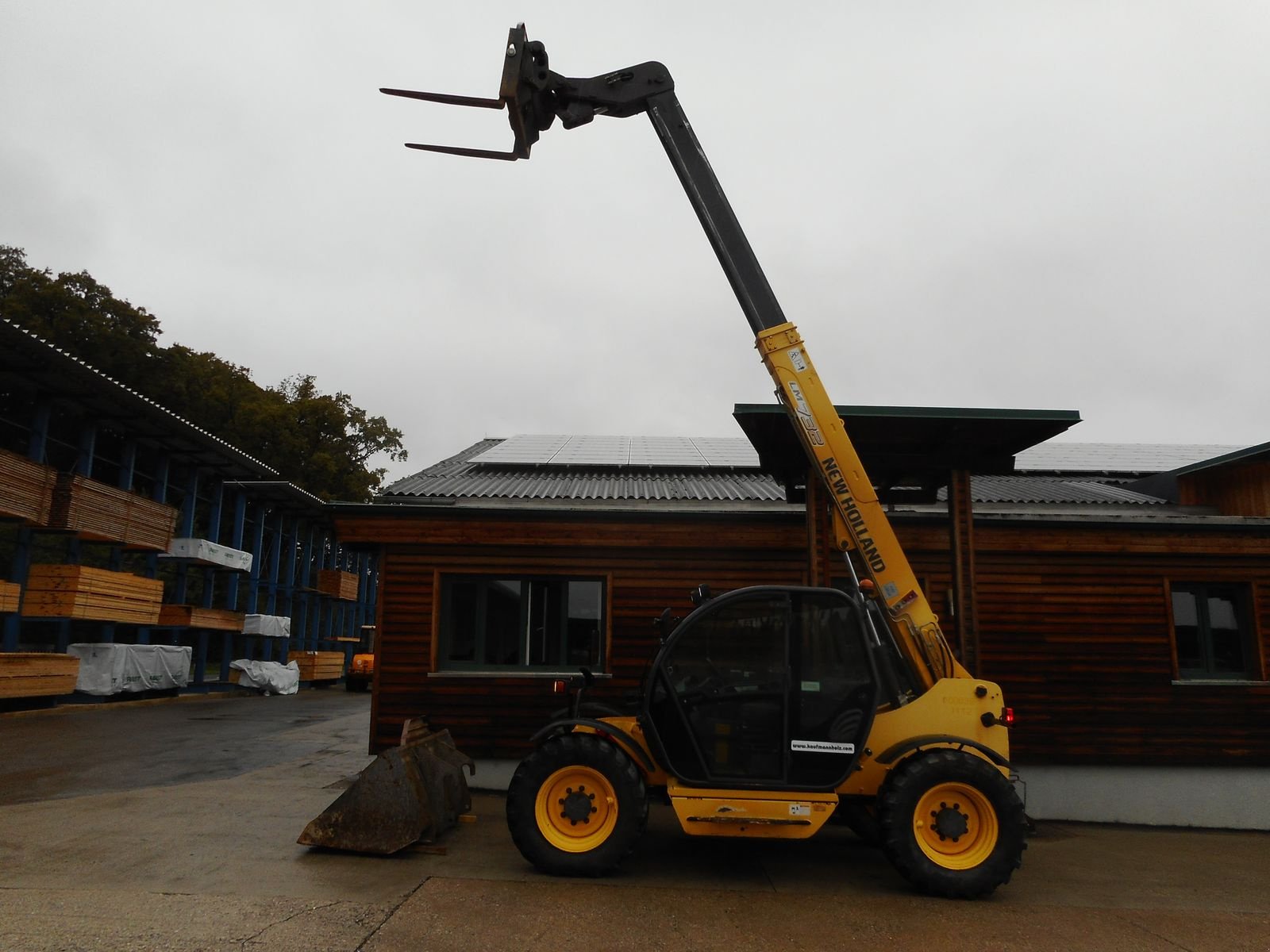 Teleskoplader of the type New Holland LM732 mit Schaufel und Gabel, Gebrauchtmaschine in St. Nikolai ob Draßling (Picture 20)