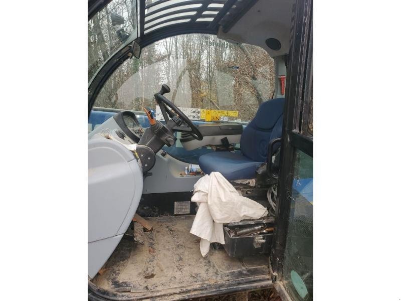 Teleskoplader типа New Holland LM7.42, Gebrauchtmaschine в BRAY en Val (Фотография 9)