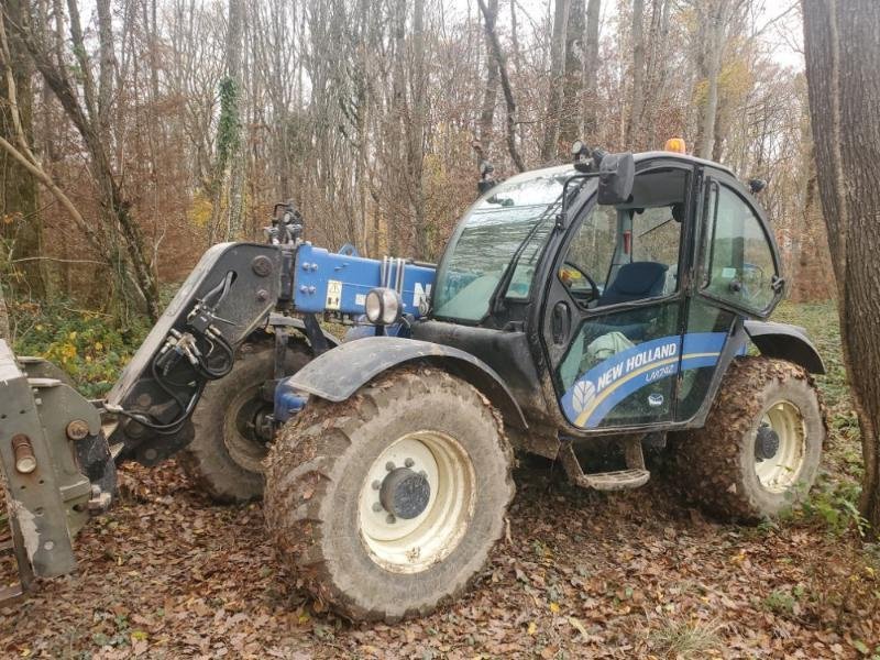 Teleskoplader типа New Holland LM7.42, Gebrauchtmaschine в BRAY en Val (Фотография 1)