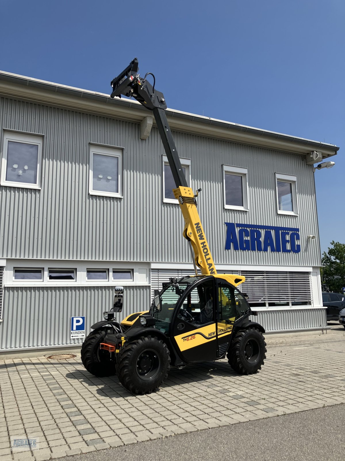 Teleskoplader des Typs New Holland TH 6.26, Neumaschine in Salching bei Straubing (Bild 1)