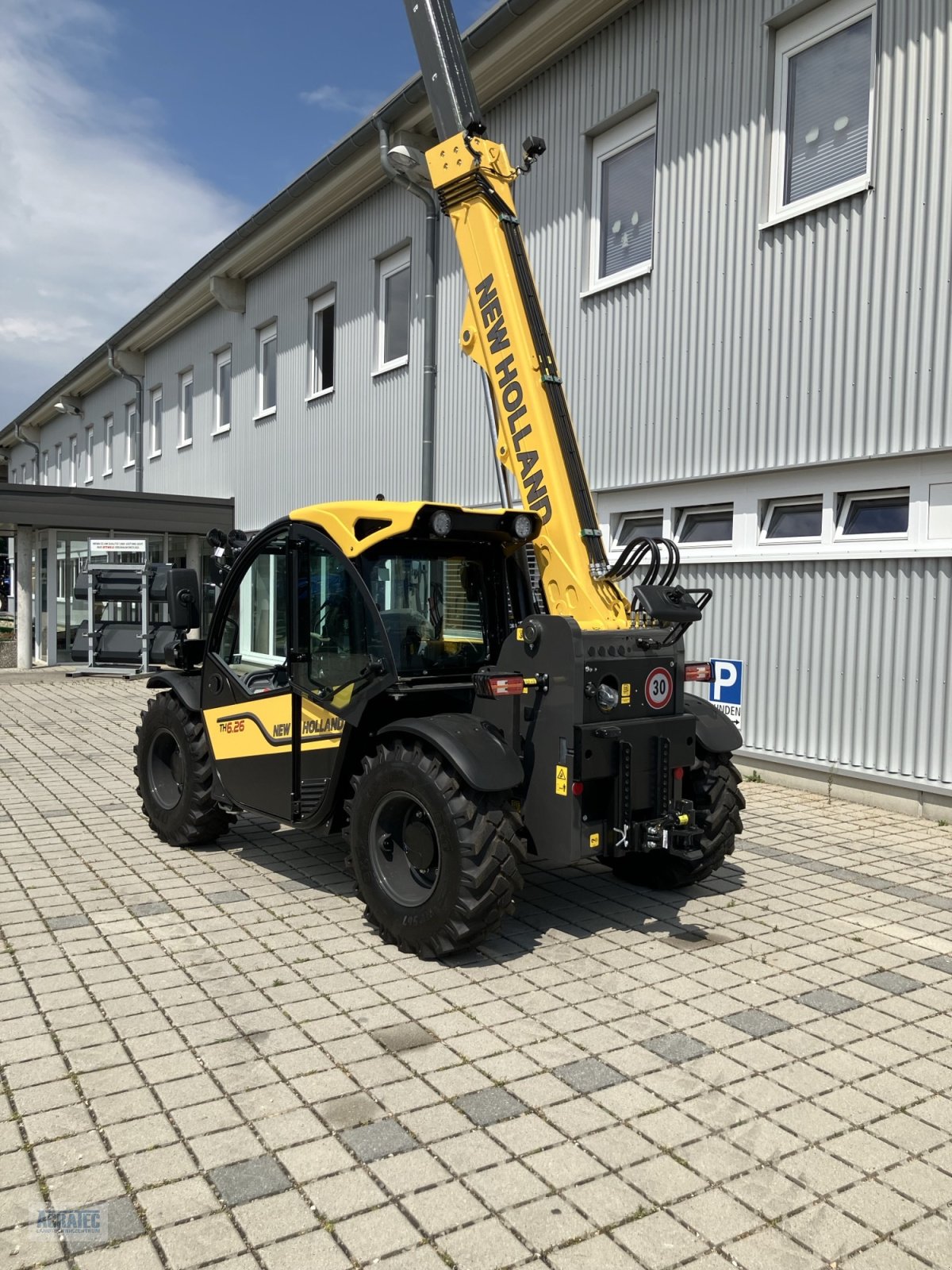 Teleskoplader des Typs New Holland TH 6.26, Neumaschine in Salching bei Straubing (Bild 2)