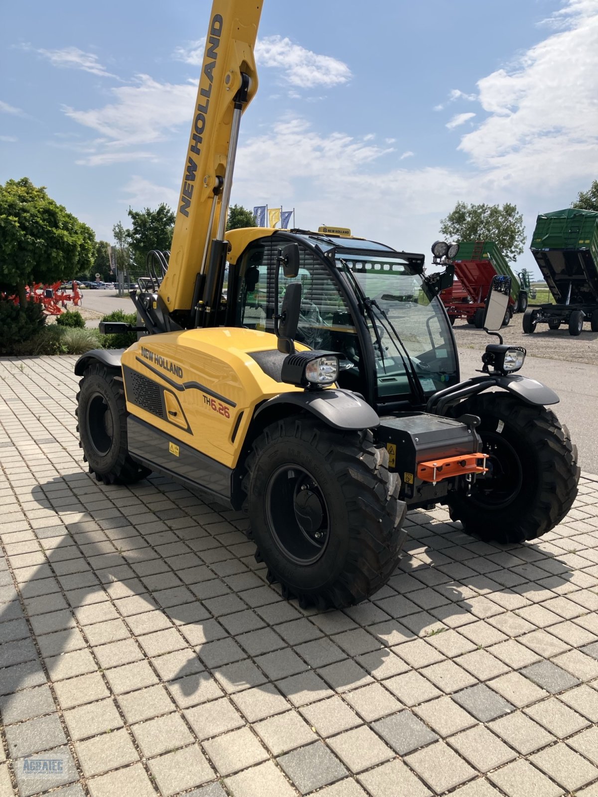 Teleskoplader des Typs New Holland TH 6.26, Neumaschine in Salching bei Straubing (Bild 5)