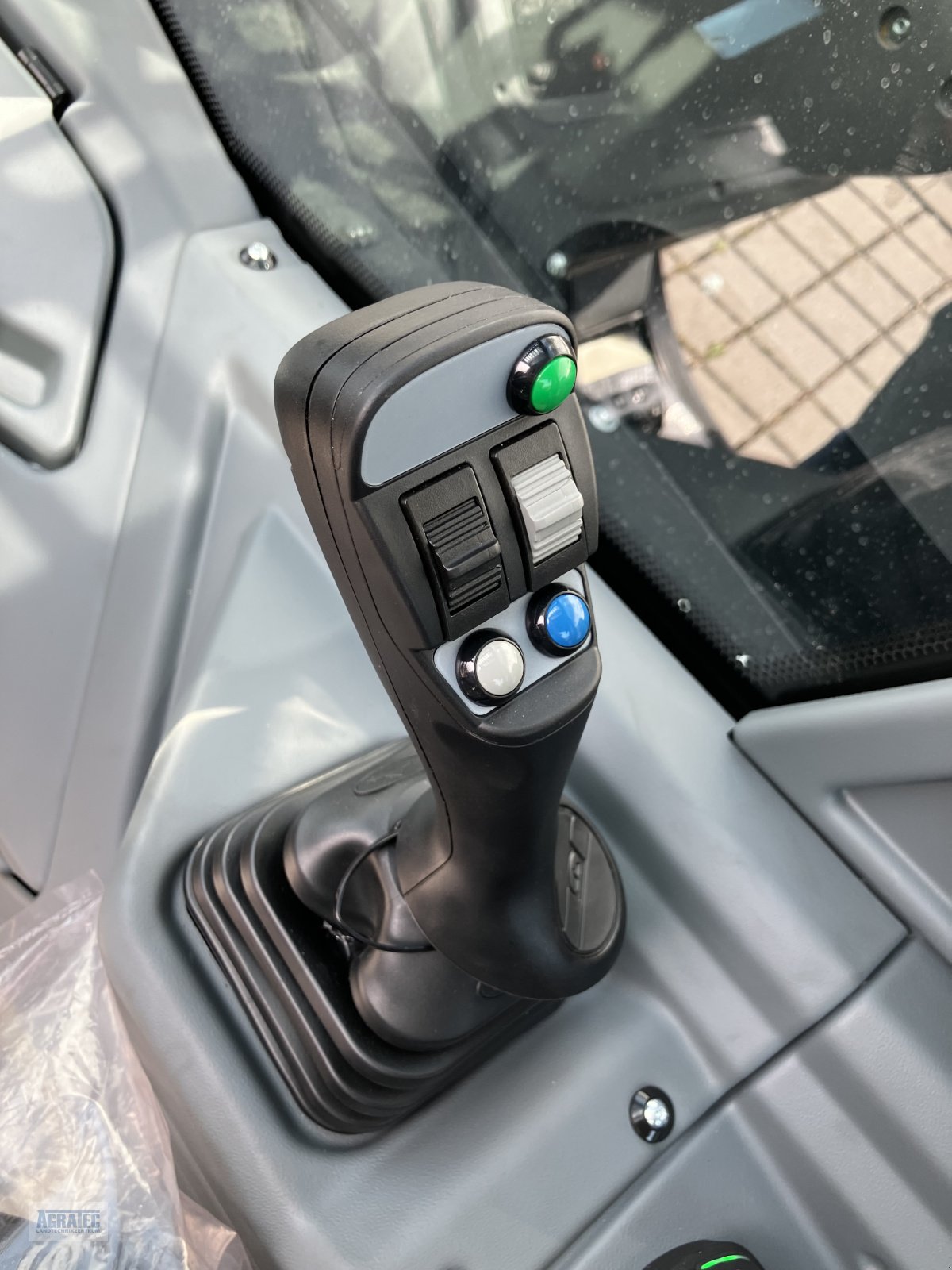 Teleskoplader des Typs New Holland TH 6.26, Neumaschine in Salching bei Straubing (Bild 6)