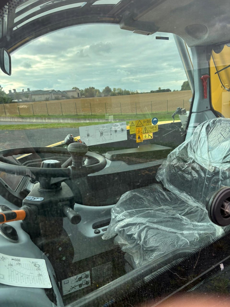 Teleskoplader of the type New Holland TH 6.36 ELITE, Gebrauchtmaschine in VERT TOULON (Picture 6)