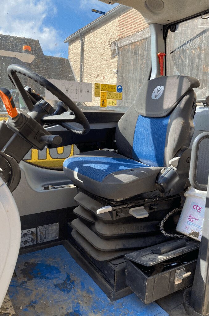 Teleskoplader des Typs New Holland TH 7.37 ELITE, Gebrauchtmaschine in VAROIS & CHAIGNOT (Bild 5)