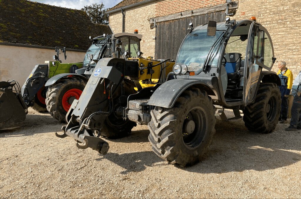 Teleskoplader des Typs New Holland TH 7.37 ELITE, Gebrauchtmaschine in VAROIS & CHAIGNOT (Bild 1)