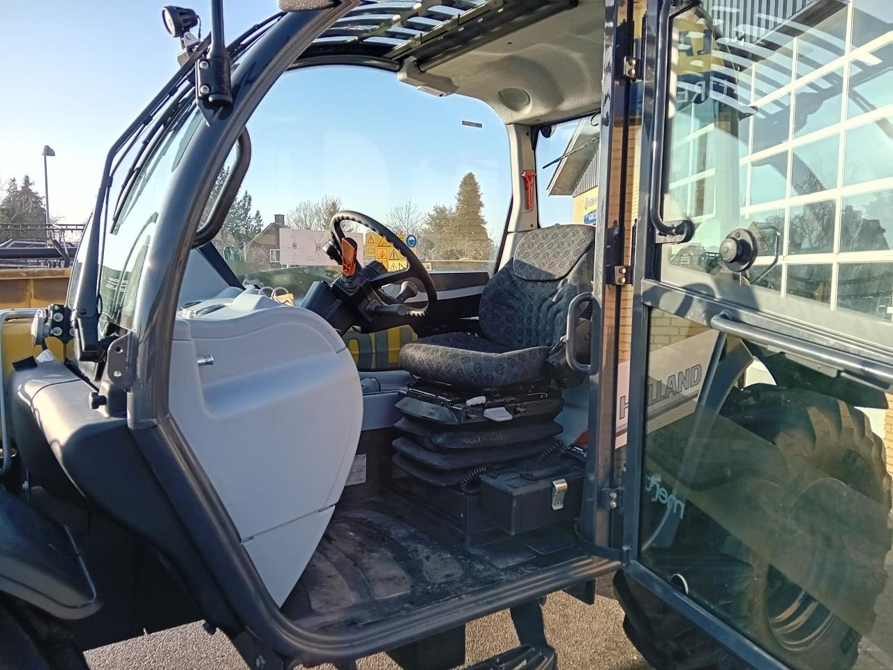 Teleskoplader от тип New Holland TH 7.37, Gebrauchtmaschine в Maribo (Снимка 6)