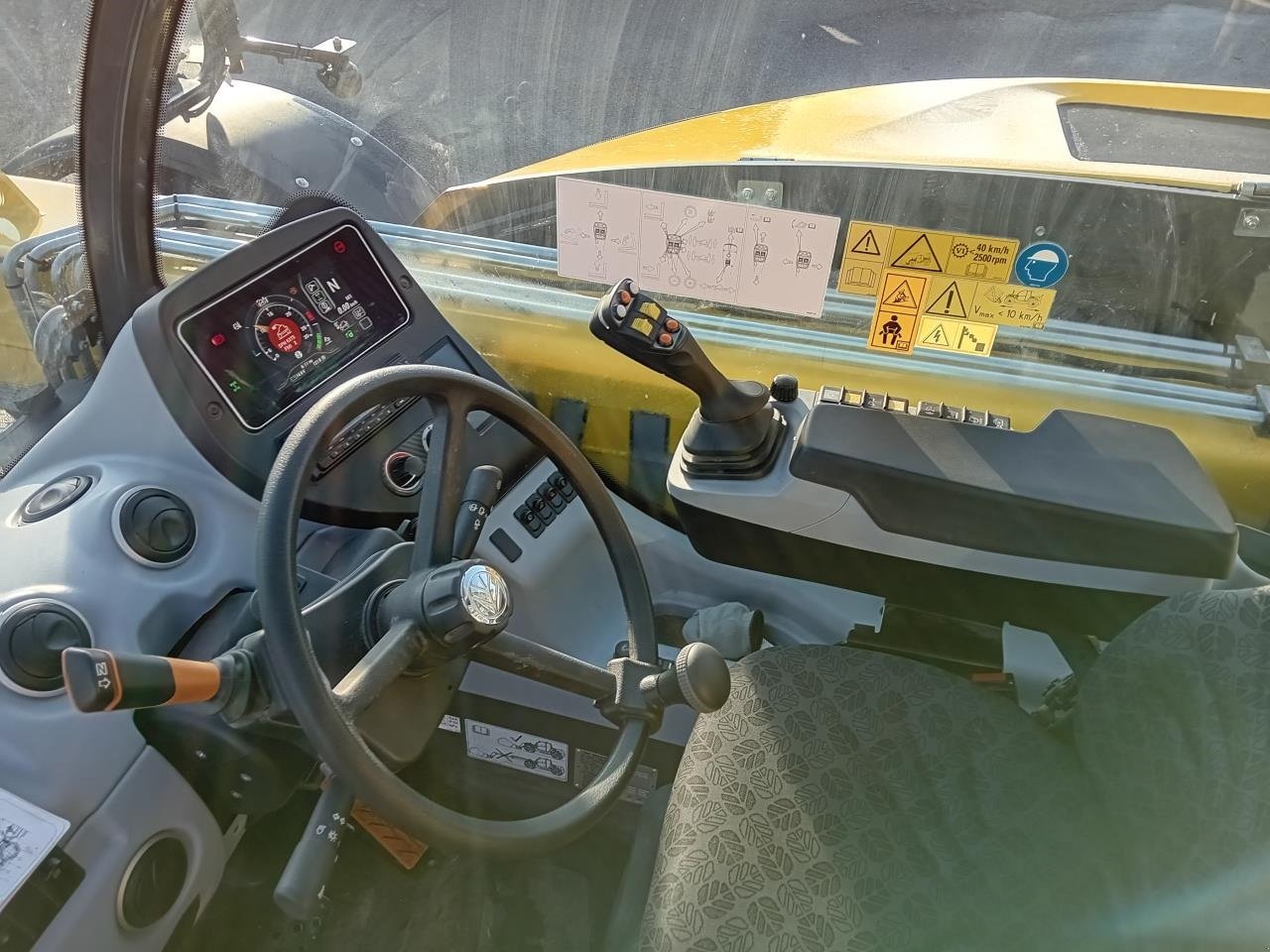 Teleskoplader от тип New Holland TH 7.37, Gebrauchtmaschine в Maribo (Снимка 7)