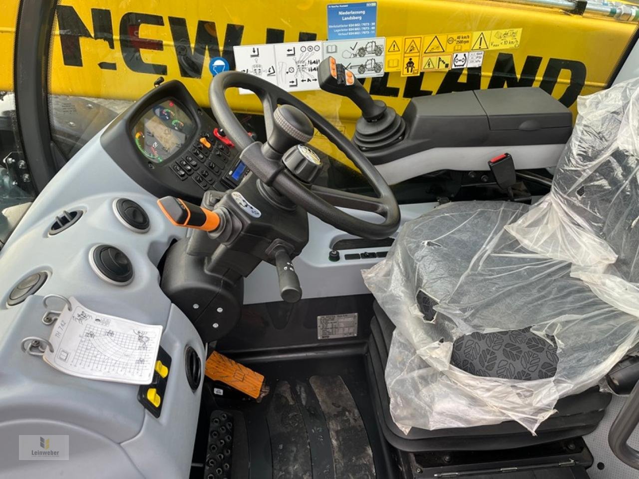 Teleskoplader des Typs New Holland TH 7.42 ELITE Demo, Neumaschine in Neuhof - Dorfborn (Bild 5)