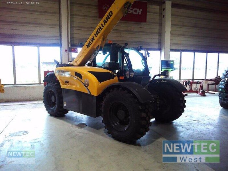 Teleskoplader des Typs New Holland TH 7.42 ELITE, Vorführmaschine in Peine (Bild 1)