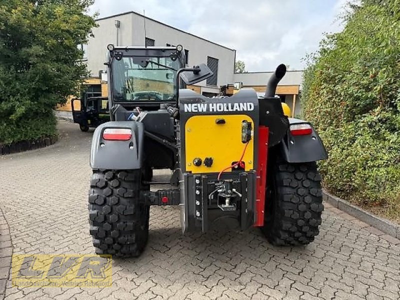 Teleskoplader of the type New Holland TH 7.42 ELITE, Vorführmaschine in Steinau-Rebsdorf (Picture 4)