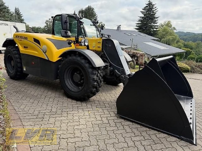 Teleskoplader of the type New Holland TH 7.42 ELITE, Vorführmaschine in Steinau-Rebsdorf (Picture 6)