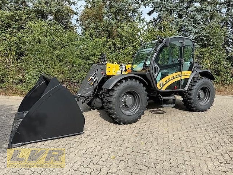 Teleskoplader of the type New Holland TH 7.42 ELITE, Vorführmaschine in Steinau-Rebsdorf (Picture 1)