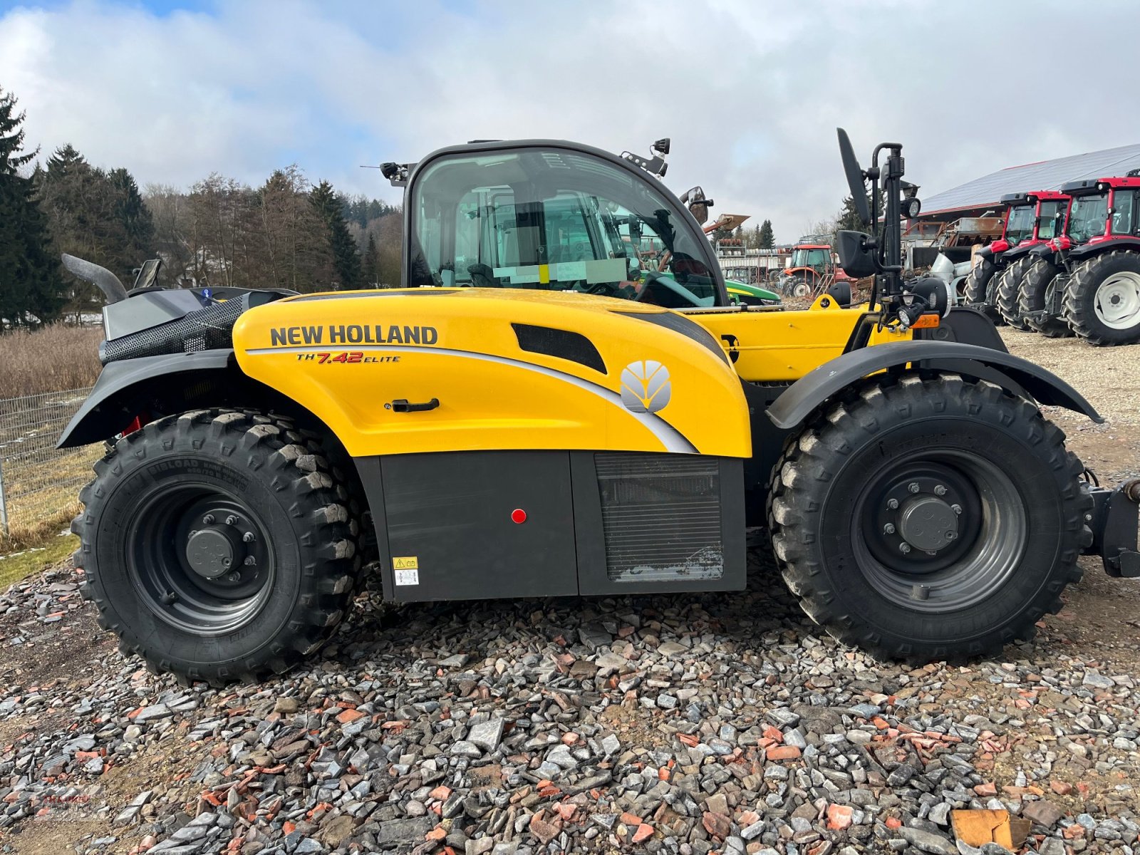 Teleskoplader от тип New Holland TH 7.42 Elite, Gebrauchtmaschine в Mainburg/Wambach (Снимка 4)