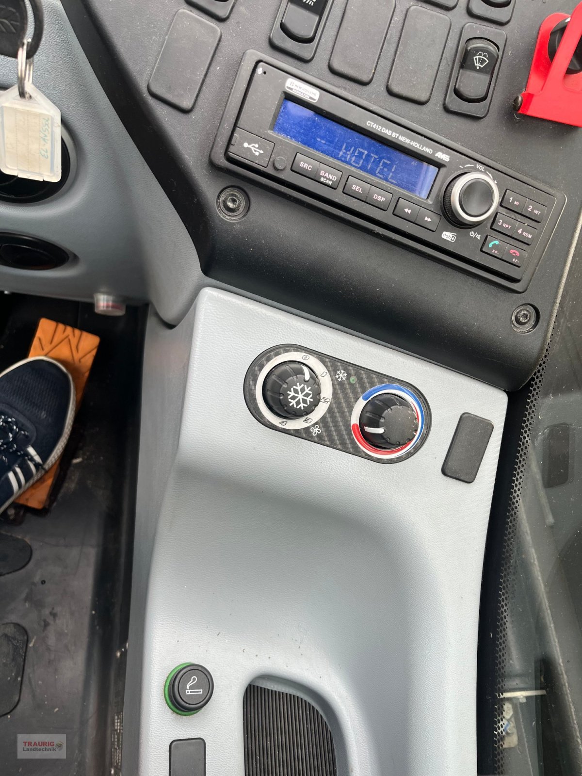 Teleskoplader от тип New Holland TH 7.42 Elite, Gebrauchtmaschine в Mainburg/Wambach (Снимка 9)