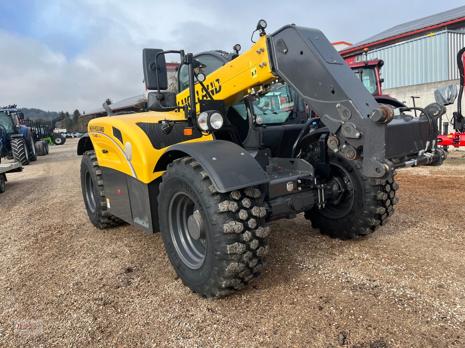 Teleskoplader от тип New Holland TH 7.42 Elite, Gebrauchtmaschine в Mainburg/Wambach (Снимка 15)