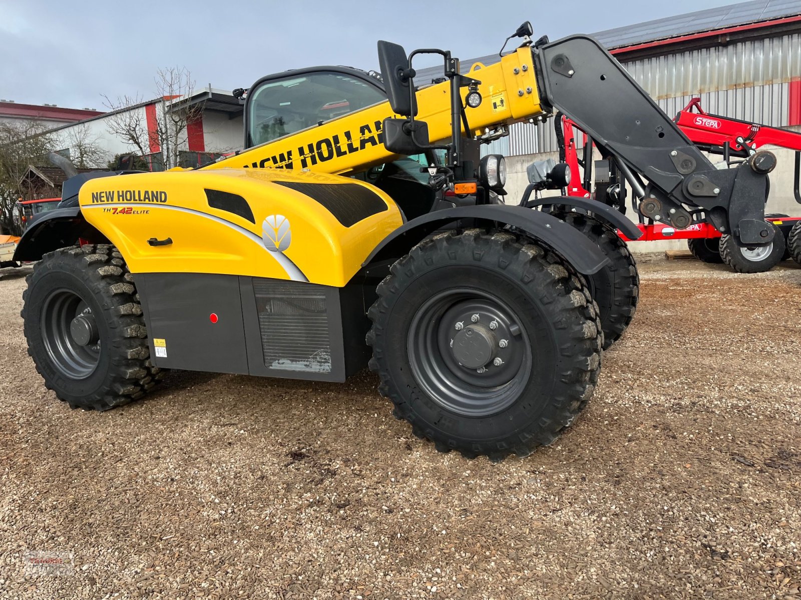 Teleskoplader от тип New Holland TH 7.42 Elite, Gebrauchtmaschine в Mainburg/Wambach (Снимка 16)