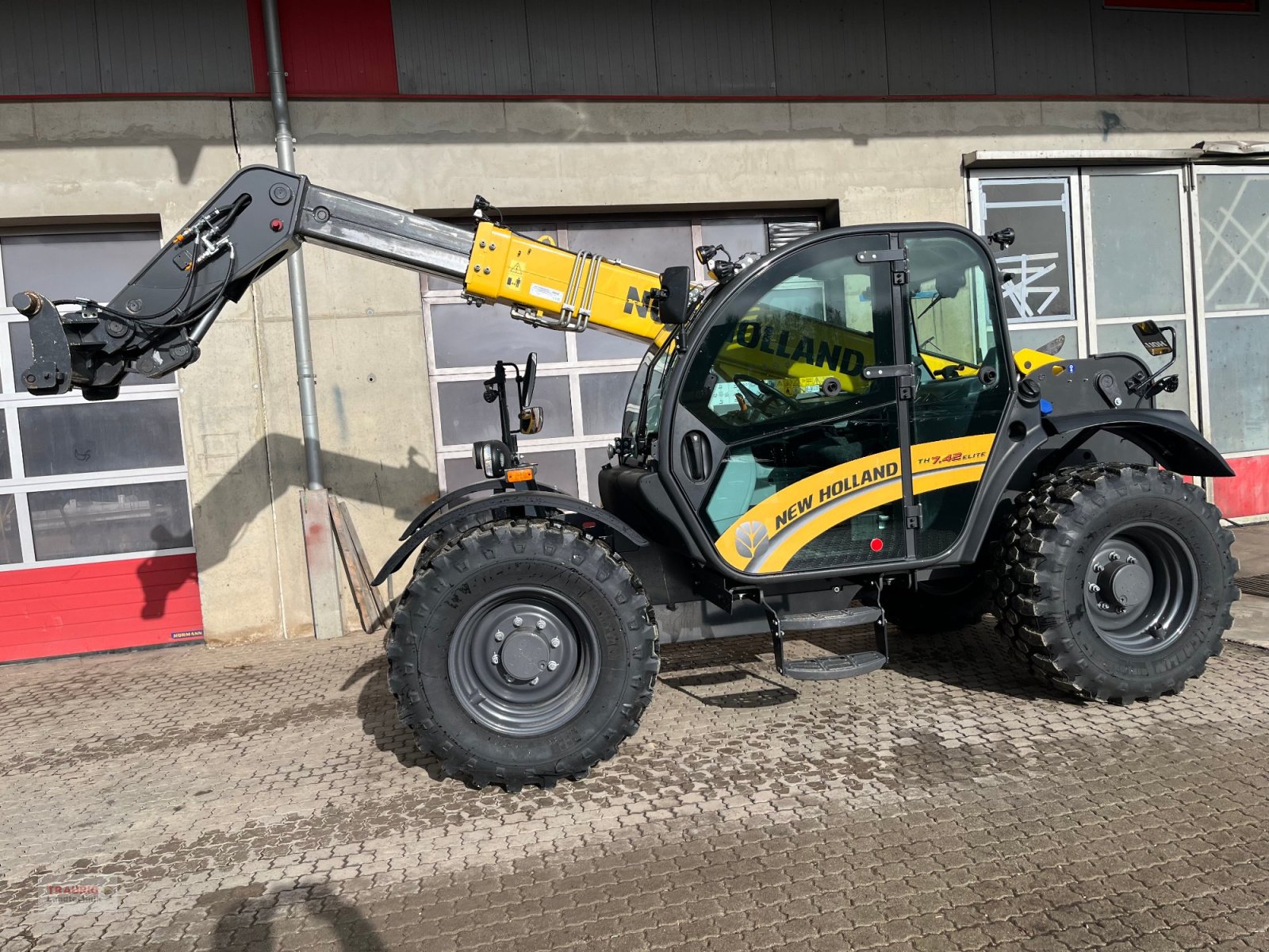 Teleskoplader от тип New Holland TH 7.42 Elite, Gebrauchtmaschine в Mainburg/Wambach (Снимка 20)