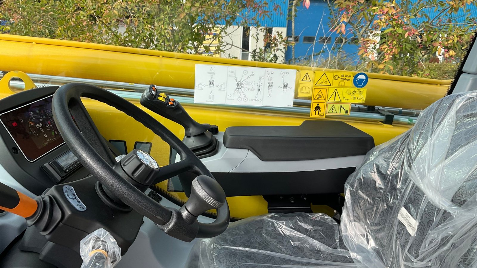 Teleskoplader of the type New Holland TH 9.35 ELITE, Gebrauchtmaschine in Maribo (Picture 4)