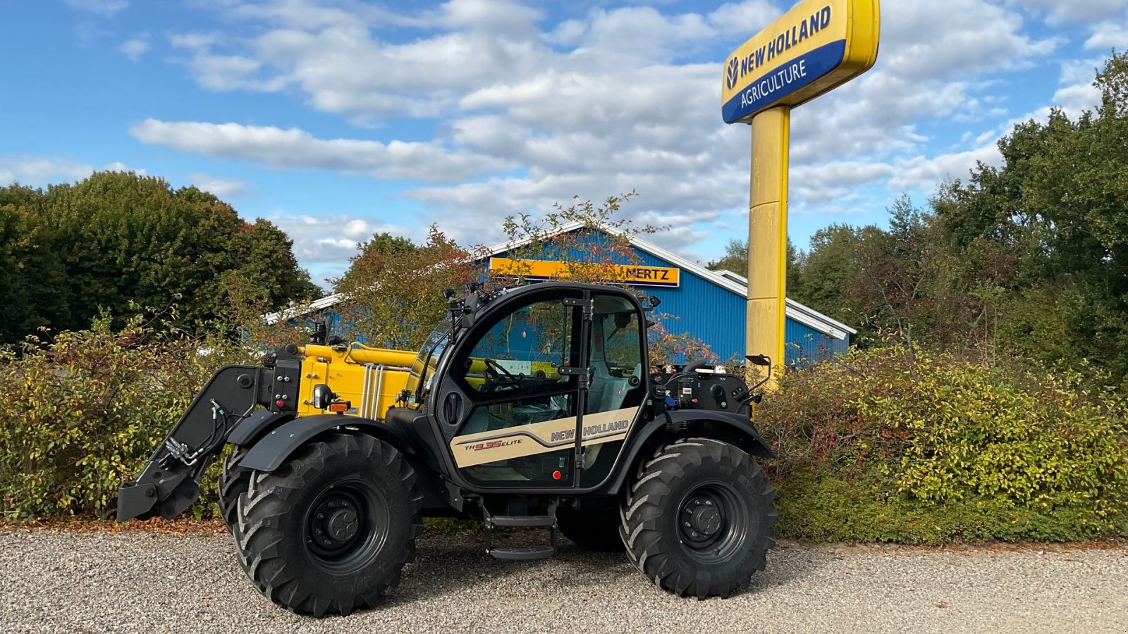 Teleskoplader of the type New Holland TH 9.35 ELITE, Gebrauchtmaschine in Maribo (Picture 2)