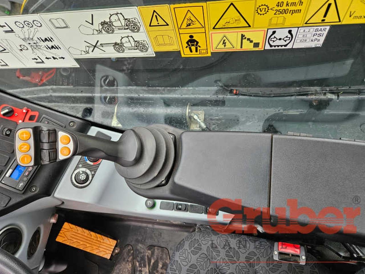 Teleskoplader des Typs New Holland TH 9.35 Elite, Gebrauchtmaschine in Ampfing (Bild 15)