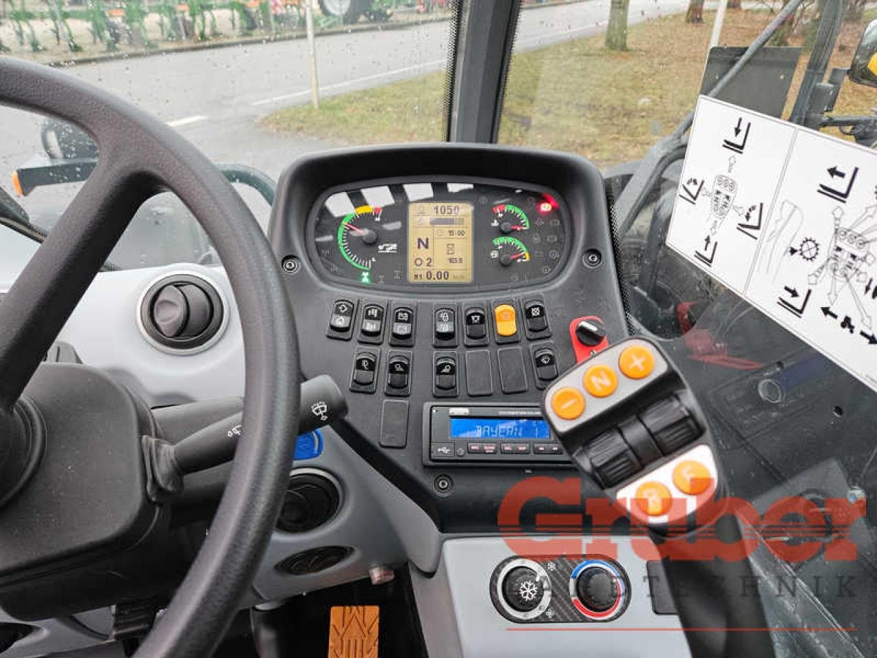 Teleskoplader des Typs New Holland TH 9.35 Elite, Gebrauchtmaschine in Ampfing (Bild 16)