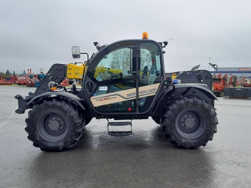 Teleskoplader of the type New Holland TH6-36, Gebrauchtmaschine in ANTIGNY (Picture 9)
