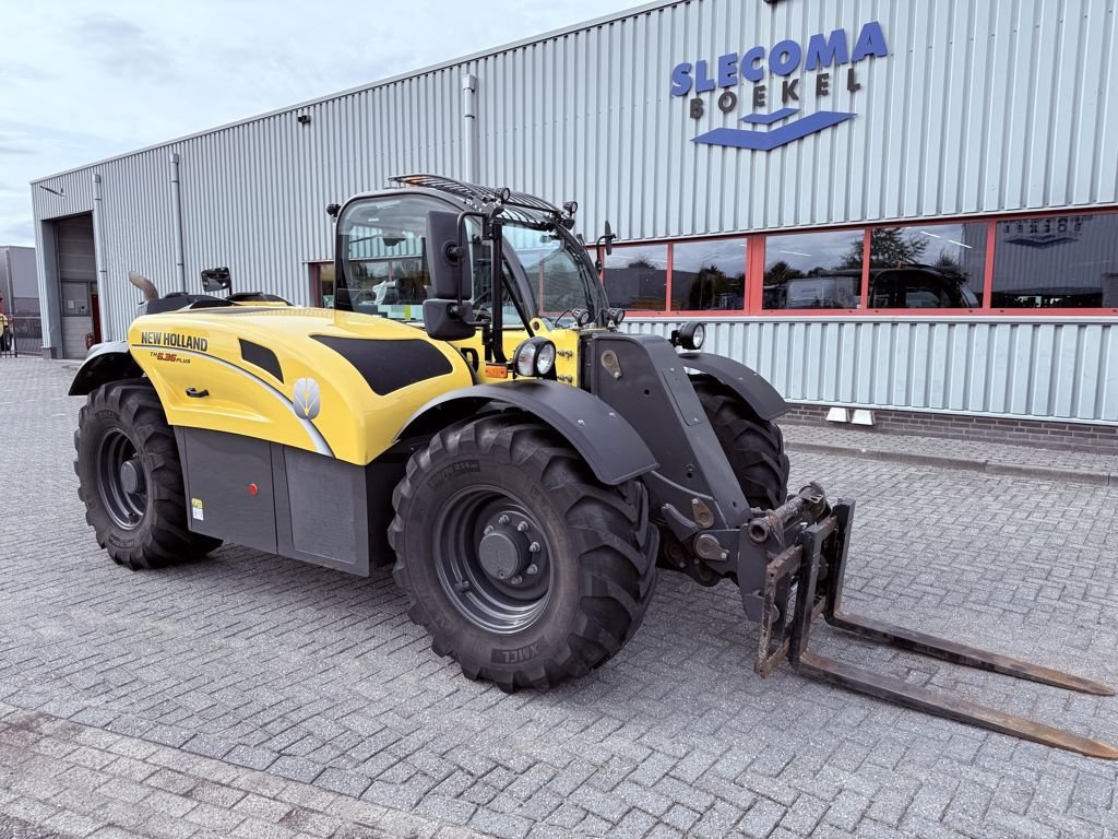Teleskoplader typu New Holland TH6.36 PLUS, Gebrauchtmaschine v BOEKEL (Obrázek 4)