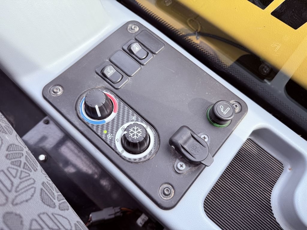 Teleskoplader typu New Holland TH6.36 PLUS, Gebrauchtmaschine v BOEKEL (Obrázek 9)