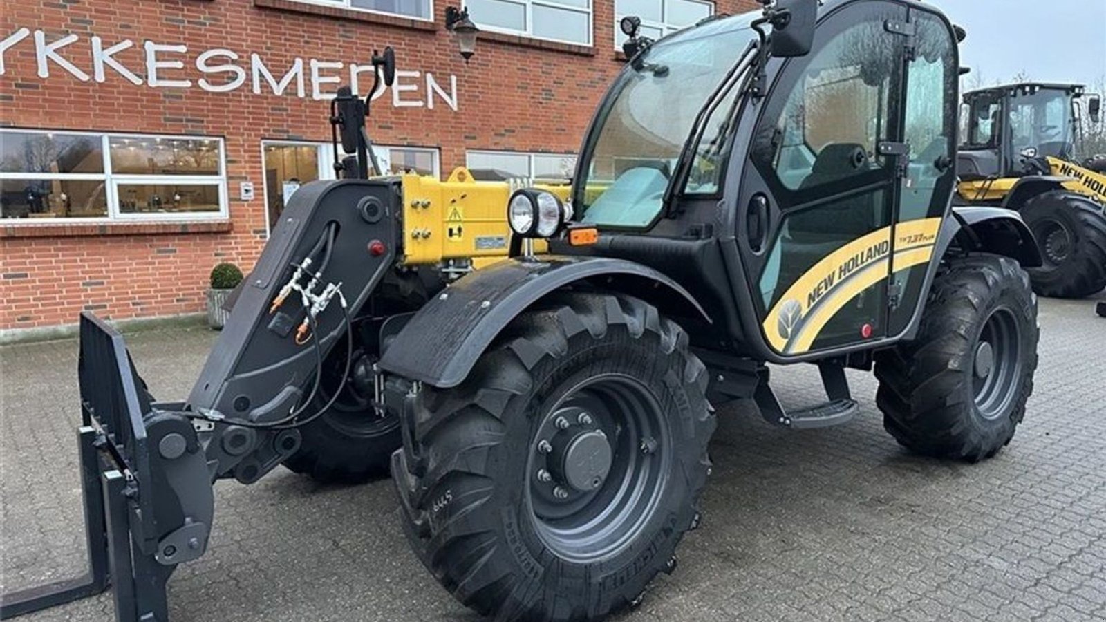 Teleskoplader от тип New Holland TH7.37 Plus, Gebrauchtmaschine в Gjerlev J. (Снимка 2)