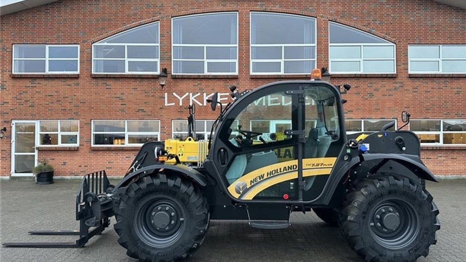 Teleskoplader от тип New Holland TH7.37 Plus, Gebrauchtmaschine в Gjerlev J. (Снимка 1)