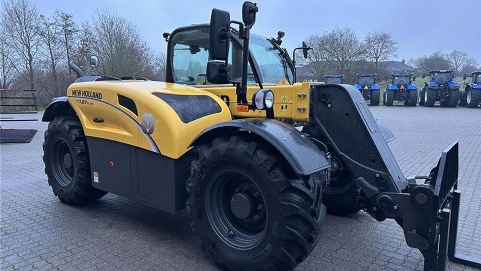 Teleskoplader от тип New Holland TH7.37 Plus, Gebrauchtmaschine в Gjerlev J. (Снимка 4)