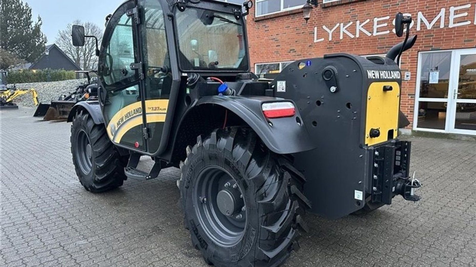 Teleskoplader от тип New Holland TH7.37 Plus, Gebrauchtmaschine в Gjerlev J. (Снимка 8)