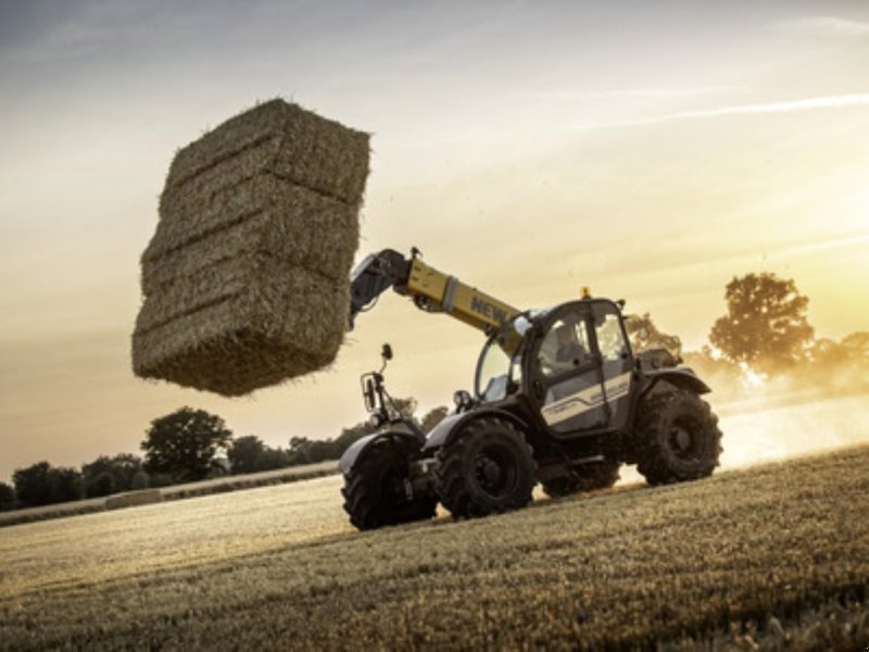 Teleskoplader des Typs New Holland TH7.42 STAGE V-145HP, Gebrauchtmaschine in Hadsten (Bild 1)